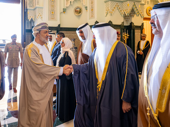 Seine Majestät der Sultan empfängt den Kronprinzen des Königreichs Bahrain