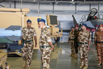 Sa Majesté le Sultan visite la base aérienne d’Adam de la Force aérienne royale d’Oman le 12/03/2023