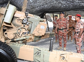Visite de l’artillerie du Sultan d’Oman 
