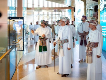 Sa Majesté le Sultan inaugure officiellement le Musée d’Oman à travers le temps