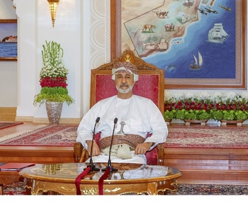 Sa Majesté le Sultan rencontre les cheikhs des wilayas du gouvernorat de Dhofar