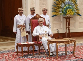 Sa Majesté le Sultan rencontre les cheikhs des wilayas du gouvernorat de la Sharqiyah Sud