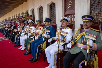 Sa Majesté le Sultan, Commandant suprême, place sous son haut patronage le grand défilé militaire à l’occasion de la glorieuse Fête nationale