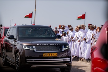 Seine Majestät der erhabene Sultan unternimmt einen Inspektionsbesuch in den Gouvernoraten Nord-Asharqiyya und Süd-Asharqiyya — 29.04.2026