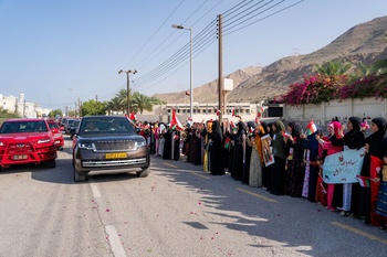 Seine Majestät der erhabene Sultan unternimmt einen Inspektionsbesuch in den Gouvernoraten Nord-Asharqiyya und Süd-Asharqiyya — 29.04.2026