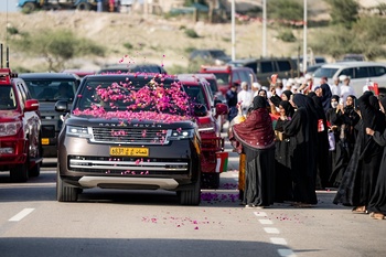 Seine Majestät der erhabene Sultan unternimmt einen Inspektionsbesuch in den Gouvernoraten Nord-Asharqiyya und Süd-Asharqiyya — 29.04.2026